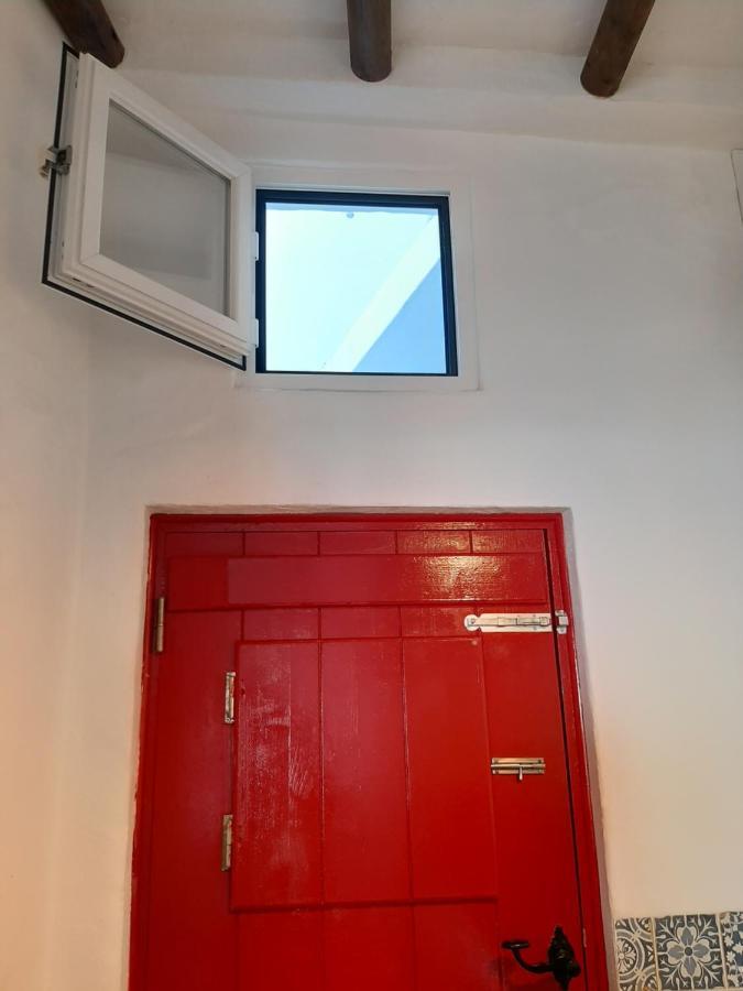 Traditional House In Historical Center Of Distrito de Faro Exterior foto